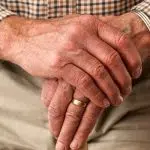 Les avantages de la téléassistance pour les personnes âgées et/handicapées