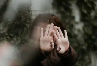 Le repli sur soi : comment reconnaître et surmonter ce mal-être
